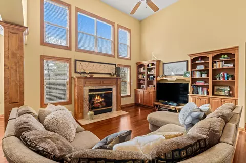 1525 Lone Oak, Brookfield, WI 53045