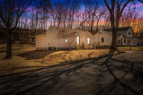 204 Lafollette, Coon Valley, WI 54623