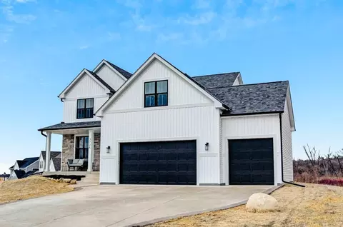 3725 Olde Howell, Waukesha, WI 53188