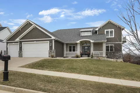 340 S Stone Rdg, Lake Geneva, WI 53147