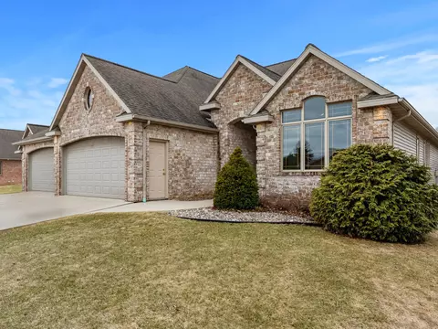 920 River Blf, Manitowoc, WI 54220