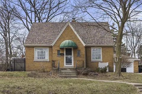 6338 Pershing, Kenosha, WI 53142