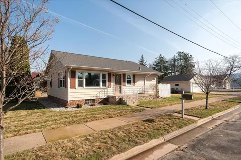 1707 St Andrew, La Crosse, WI 54603