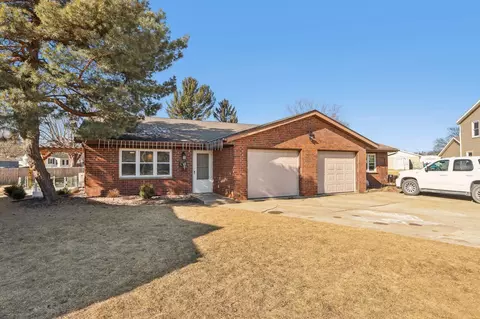 209 Misty Mdws #211, Hartford, WI 53027