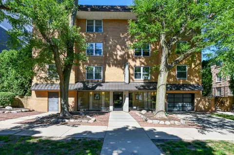 2121 N Cambridge #113, Milwaukee, WI 53202