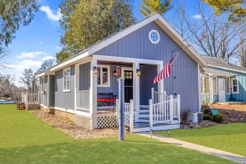12629 N East Shoreland, Mequon, WI 53092
