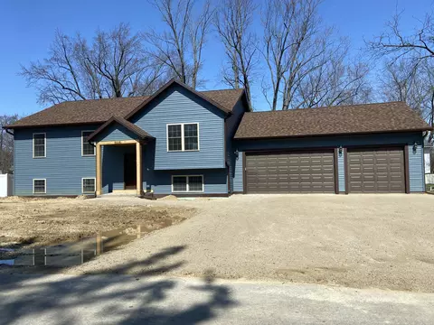 W914 Camelia, Bloomfield, WI 53128