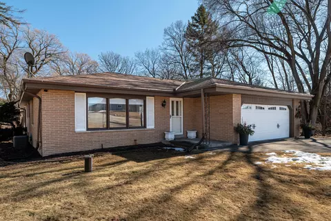 w238s3890 Big Bnd, Waukesha, WI 53189