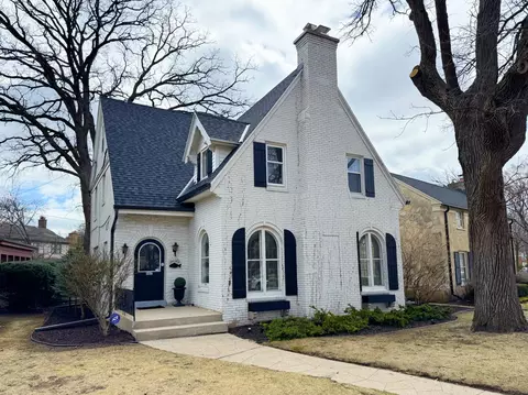 507 E Lexington, Whitefish Bay, WI 53217