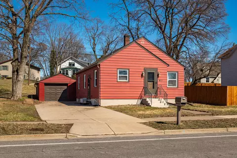 611 3rd, Onalaska, WI 54650