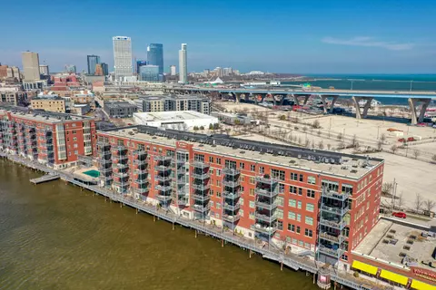 601 Erie #405, Milwaukee, WI 53202