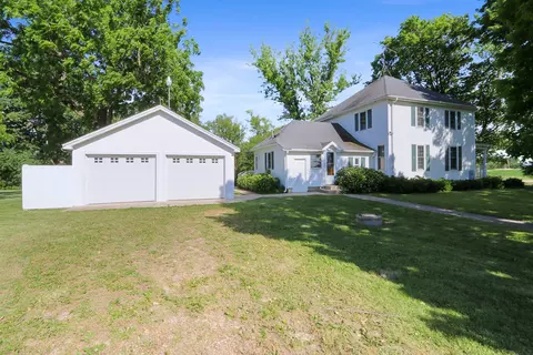 w512 Hafs Road, Bloomfield, WI 53128