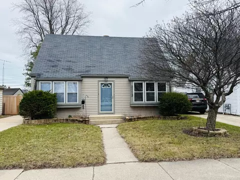 2113 Blaine, Racine, WI 53405