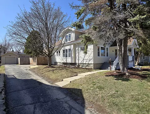 2041 S 91st, West Allis, WI 53227