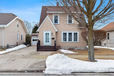 1814 Emmet, Two Rivers, WI 54241