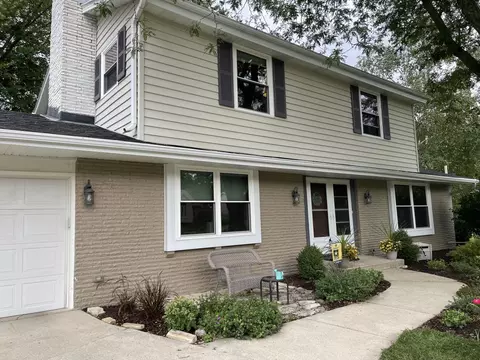 n82w15904 Valley Vw, Menomonee Falls, WI 53051