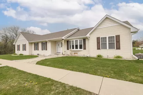 496 Tributary, Burlington, WI 53105