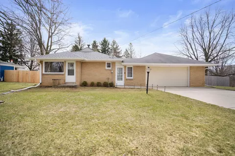 3881 E Obrien, Oak Creek, WI 53154