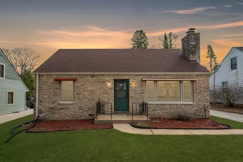 8342 N Whitney, Fox Point, WI 53217