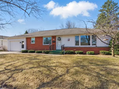 2121 Richmond, Manitowoc, WI 54220