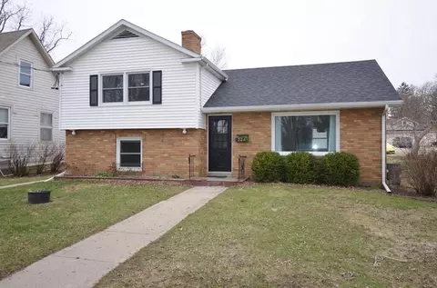 224 S S Pr, Whitewater, WI 53190