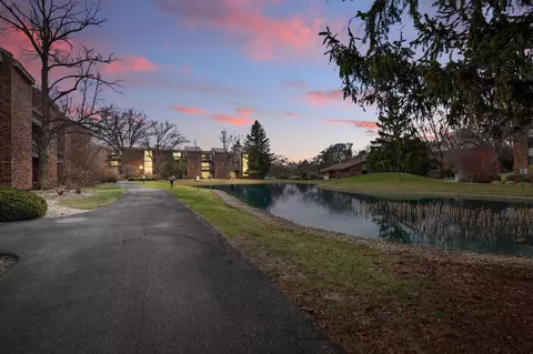 2110 W Good Hope #4, Glendale, WI 53209