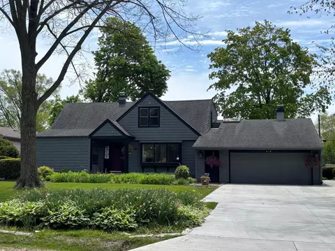 433 W Fairy Chasm, Bayside, WI 53217