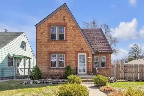 4912 N 90th, Milwaukee, WI 53225