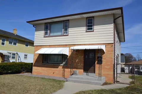 2076 W Van Beck, Milwaukee, WI 53221