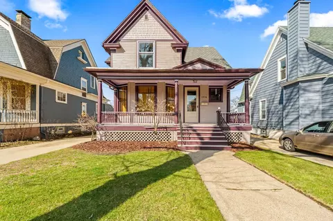 1416 College, Racine, WI 53403