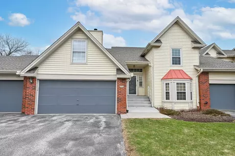 3531 W Old Oaks, Greenfield, WI 53221