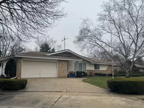 5770 Rochelle, Greendale, WI 53129