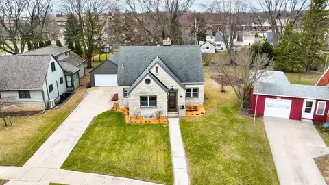 1044 Terrace, West Bend, WI 53095