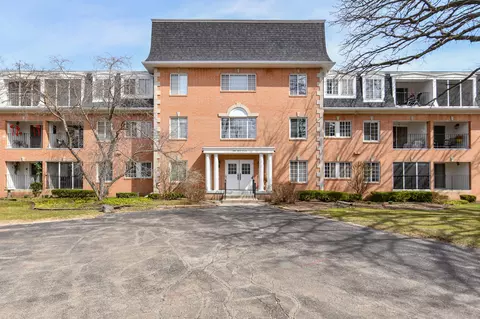 12990 W Bluemound #107, Elm Grove, WI 53122