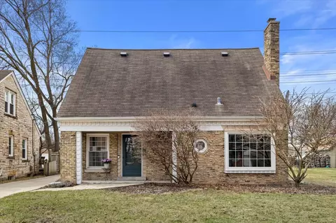 5689 N Argyle, Glendale, WI 53209