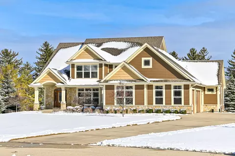 2380 Mound Zion Woods, Brookfield, WI 53005