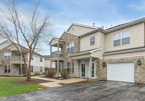 n17w26535 Meadowgrass #A, Pewaukee, WI 53072
