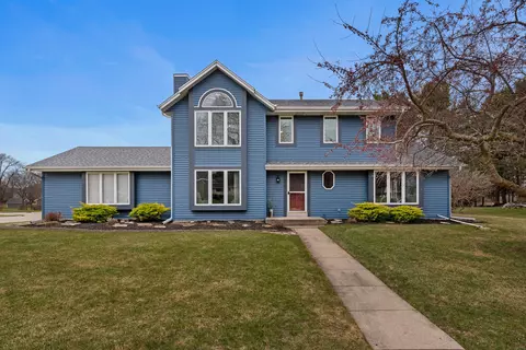 954 Duchess, Oconomowoc, WI 53066