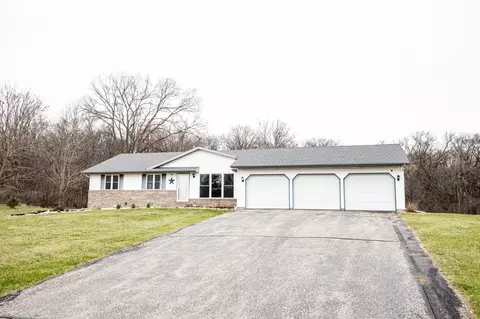 6238 W Burrwood, Janesville, WI 53548