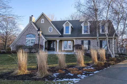 w295n1750 Prairiewood, Delafield, WI 53072