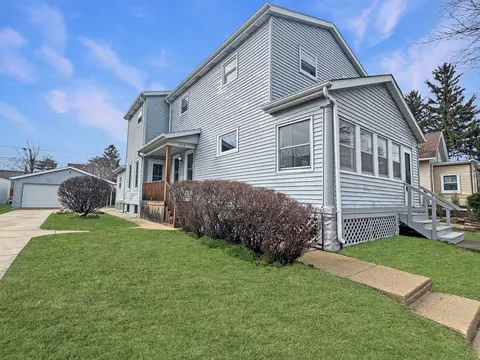 1718 Chatham, Racine, WI 53402