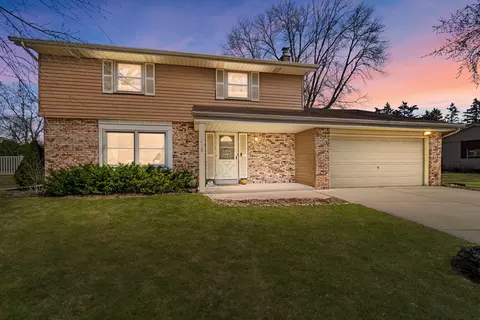 1412 Cottonwood, Waukesha, WI 53189