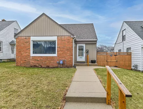 3722 S 16th, Milwaukee, WI 53221