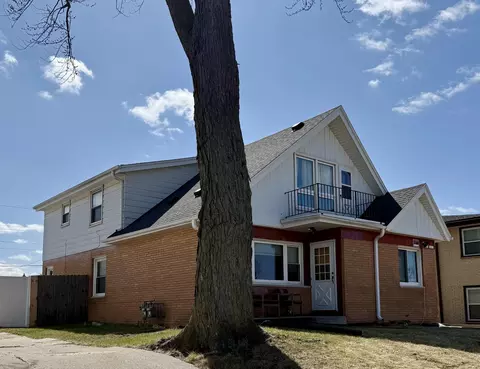 5625 W Oklahoma #5625A, Milwaukee, WI 53219
