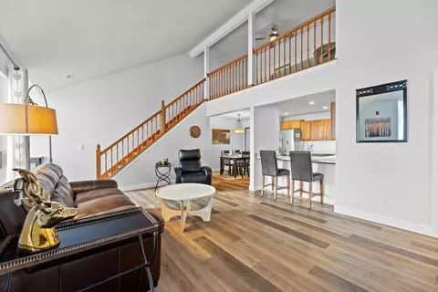 n25w24129 River Park #7, Pewaukee, WI 53072