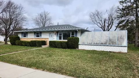 252 W Burbank, Janesville, WI 53546
