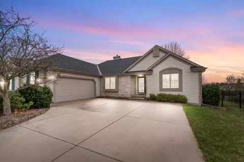 n66w13723 Crestwood, Menomonee Falls, WI 53051