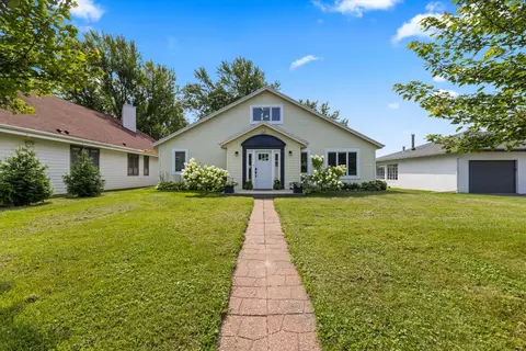 w1335 North Blue Spring Lake Drive, Palmyra, WI 53156