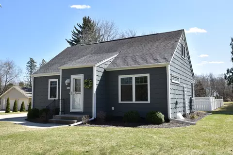 5115 W Willow, Mequon, WI 53092