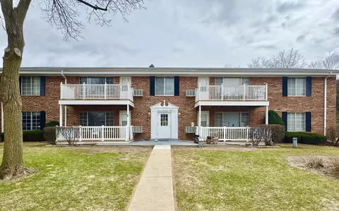 141 Linden #4, Thiensville, WI 53092